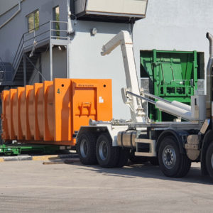 EFE hooklifts mounted on DAF chassis delivered to Ministry of Local Administration (Al-Teebah Municipality)