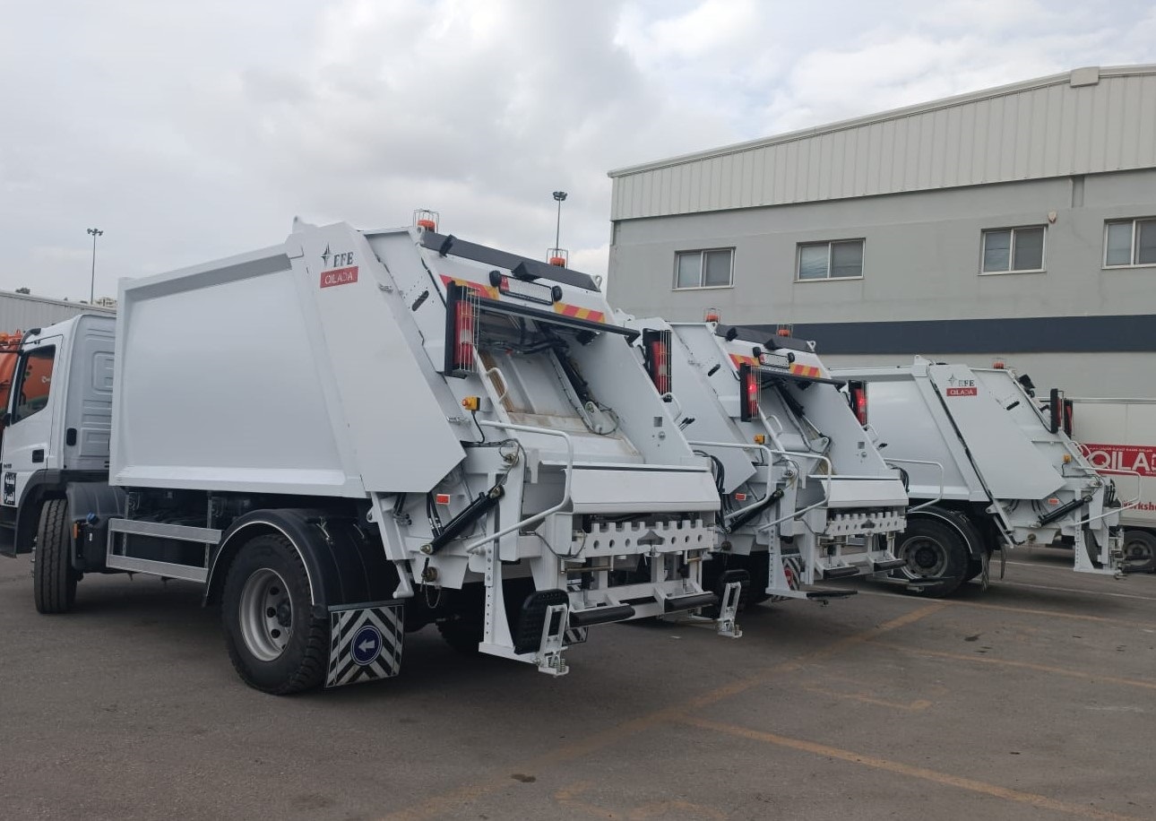 EFE refuse collection compactors mounted on Mercedes-Benz chassis ...