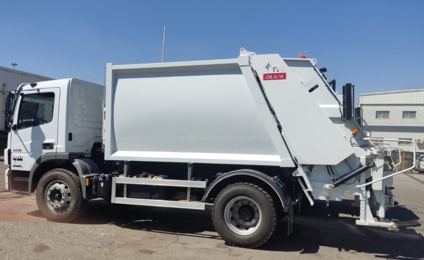 EFE refuse collection compactor mounted on Mercedes-Benz chassis delivered to Rehab Municipality.