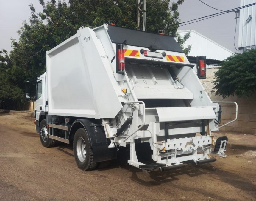 EFE refuse collection compactors delivered to Berqesh Municipality.